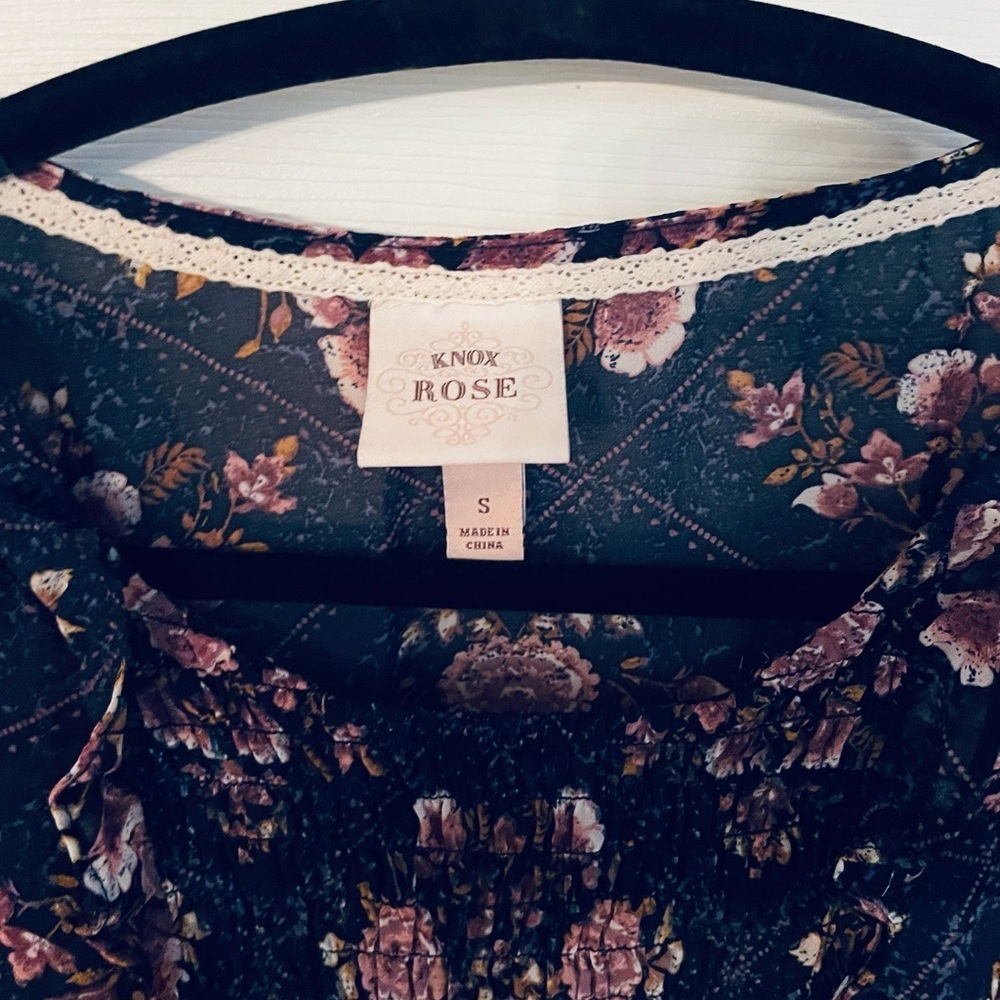 Knox Rose Black and Pink Floral Blouse Small - Picture 2 of 3
